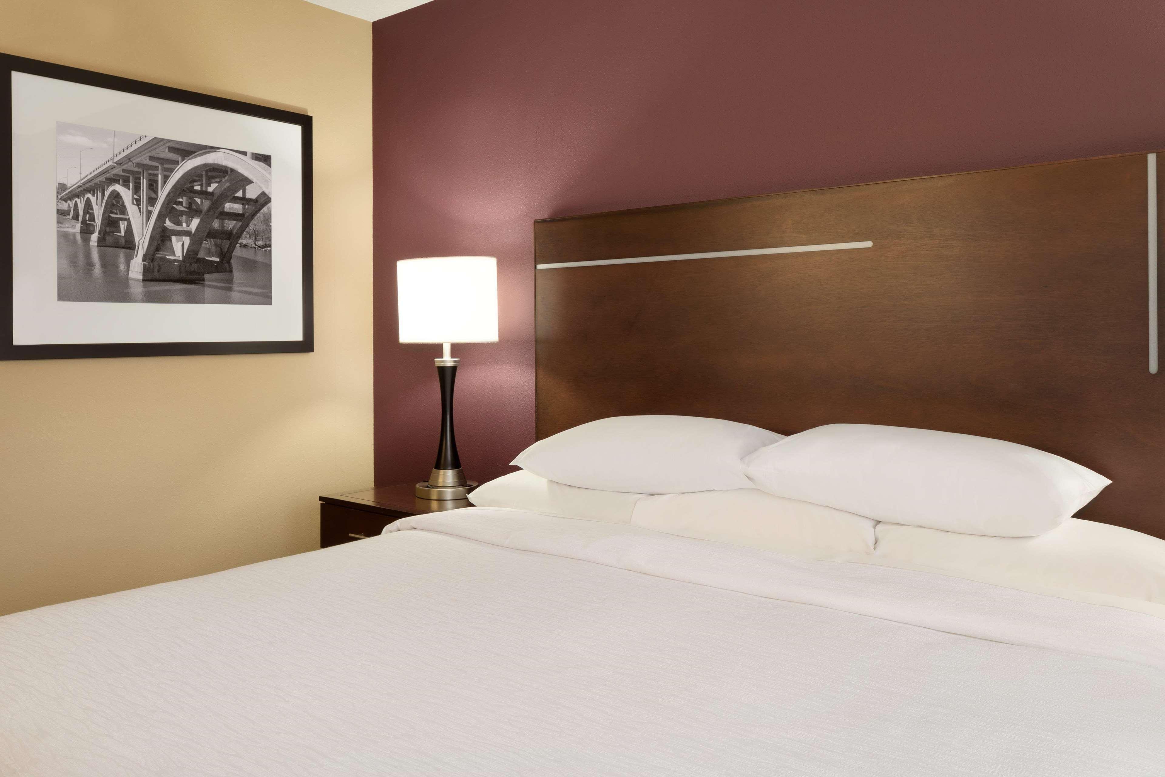 Embassy Suites Des Moines Downtown Extérieur photo