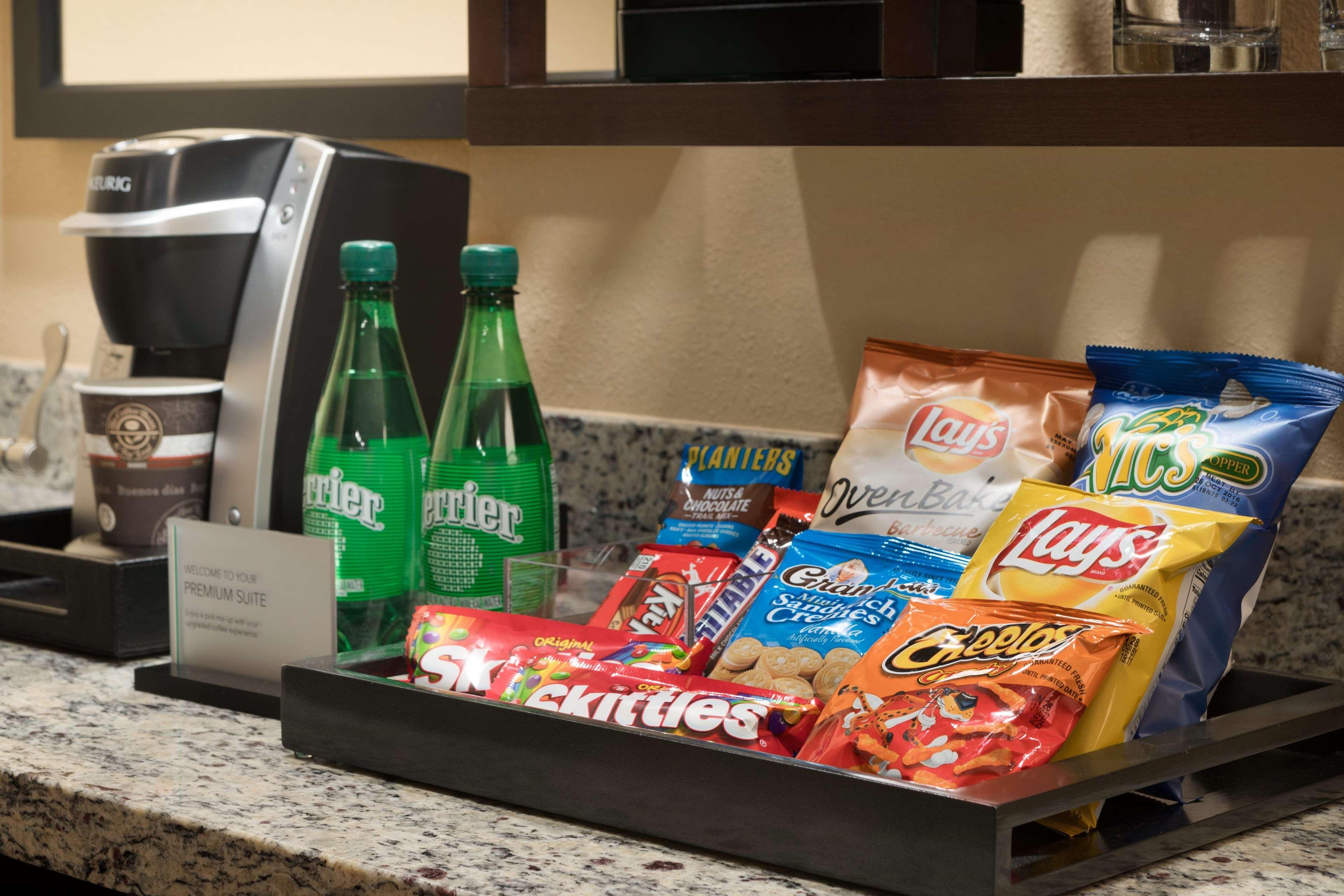 Embassy Suites Des Moines Downtown Extérieur photo