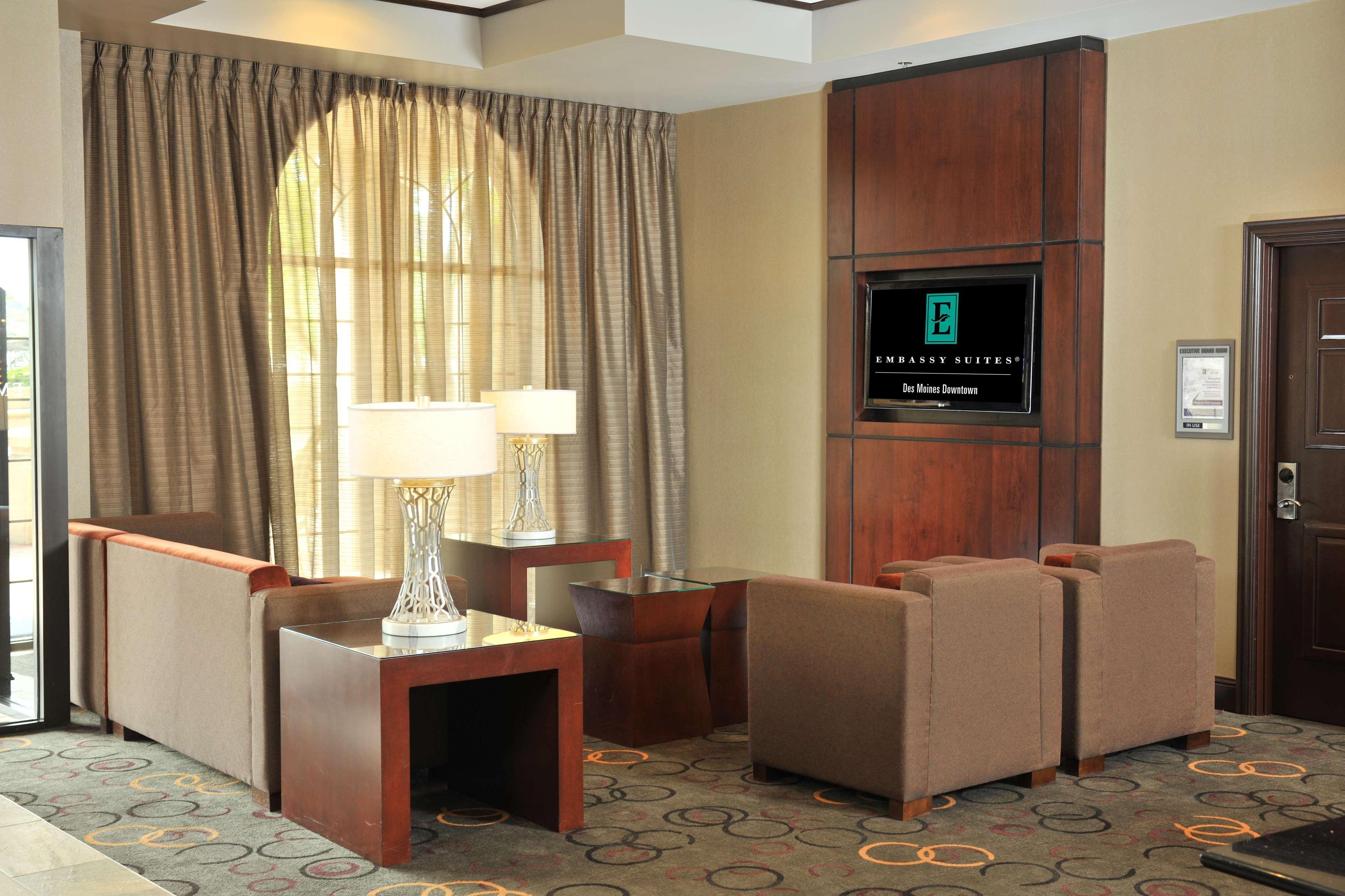 Embassy Suites Des Moines Downtown Extérieur photo