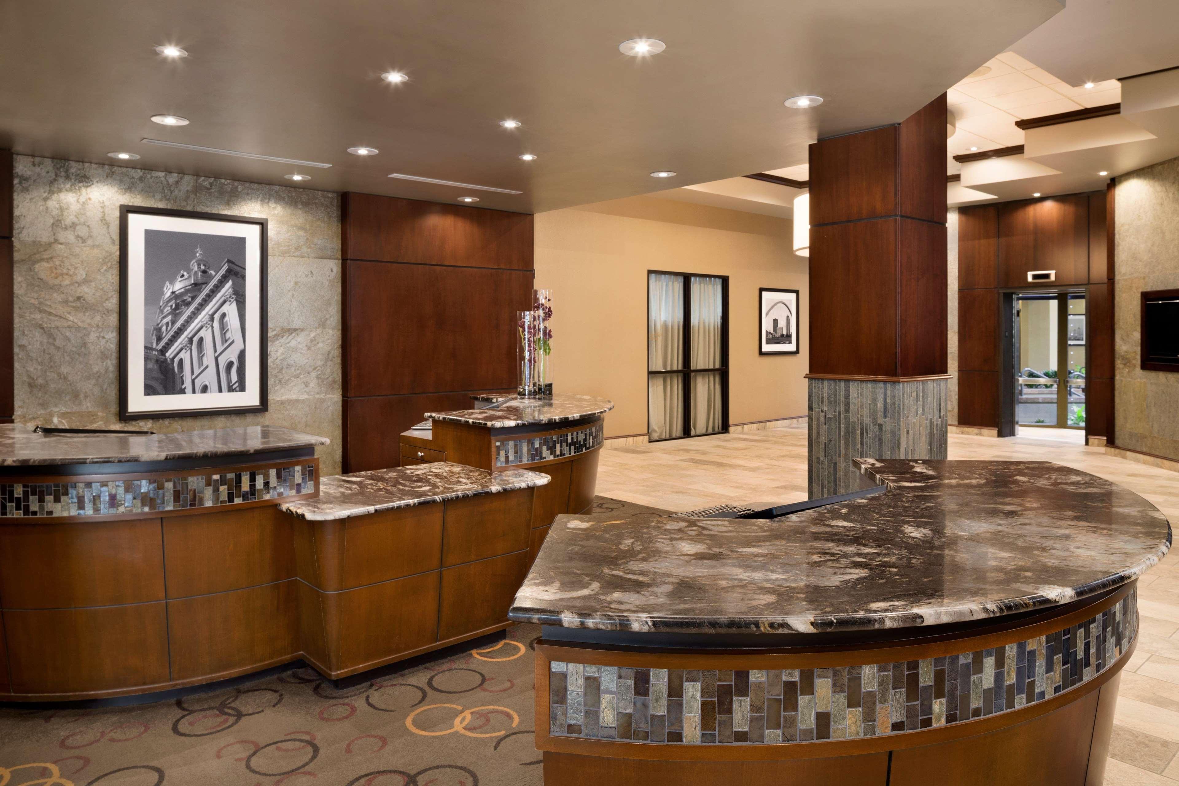 Embassy Suites Des Moines Downtown Extérieur photo