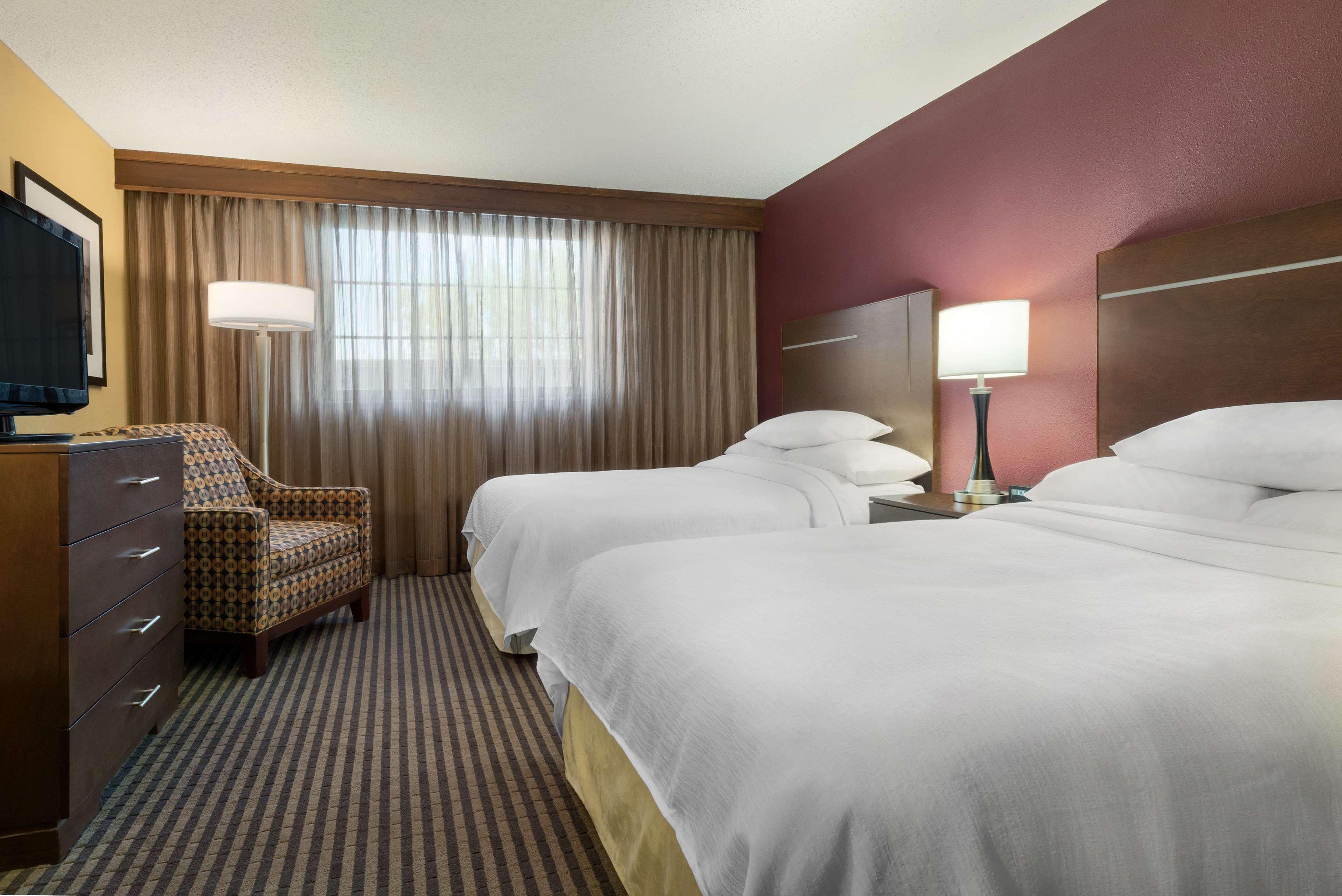 Embassy Suites Des Moines Downtown Extérieur photo