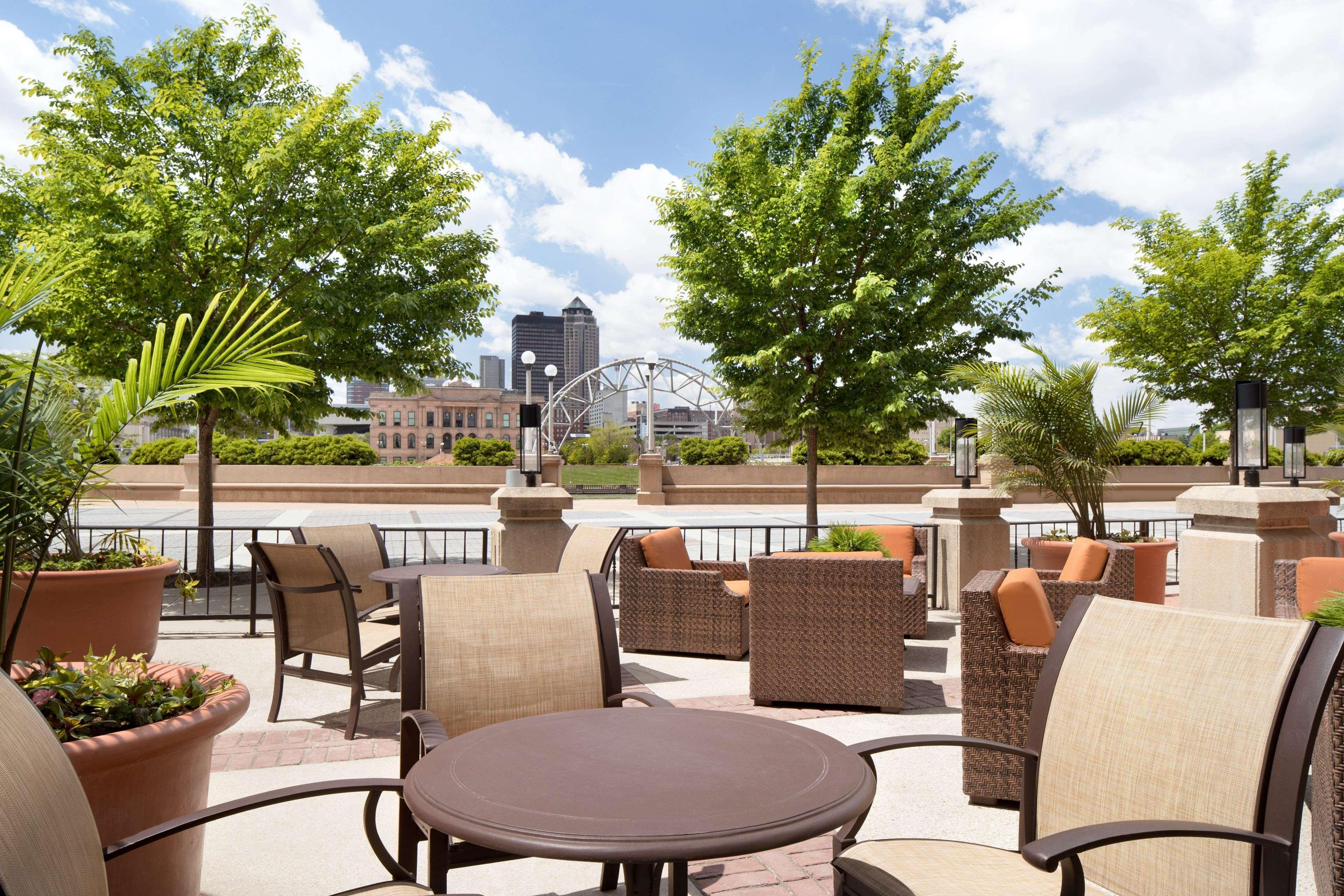 Embassy Suites Des Moines Downtown Extérieur photo