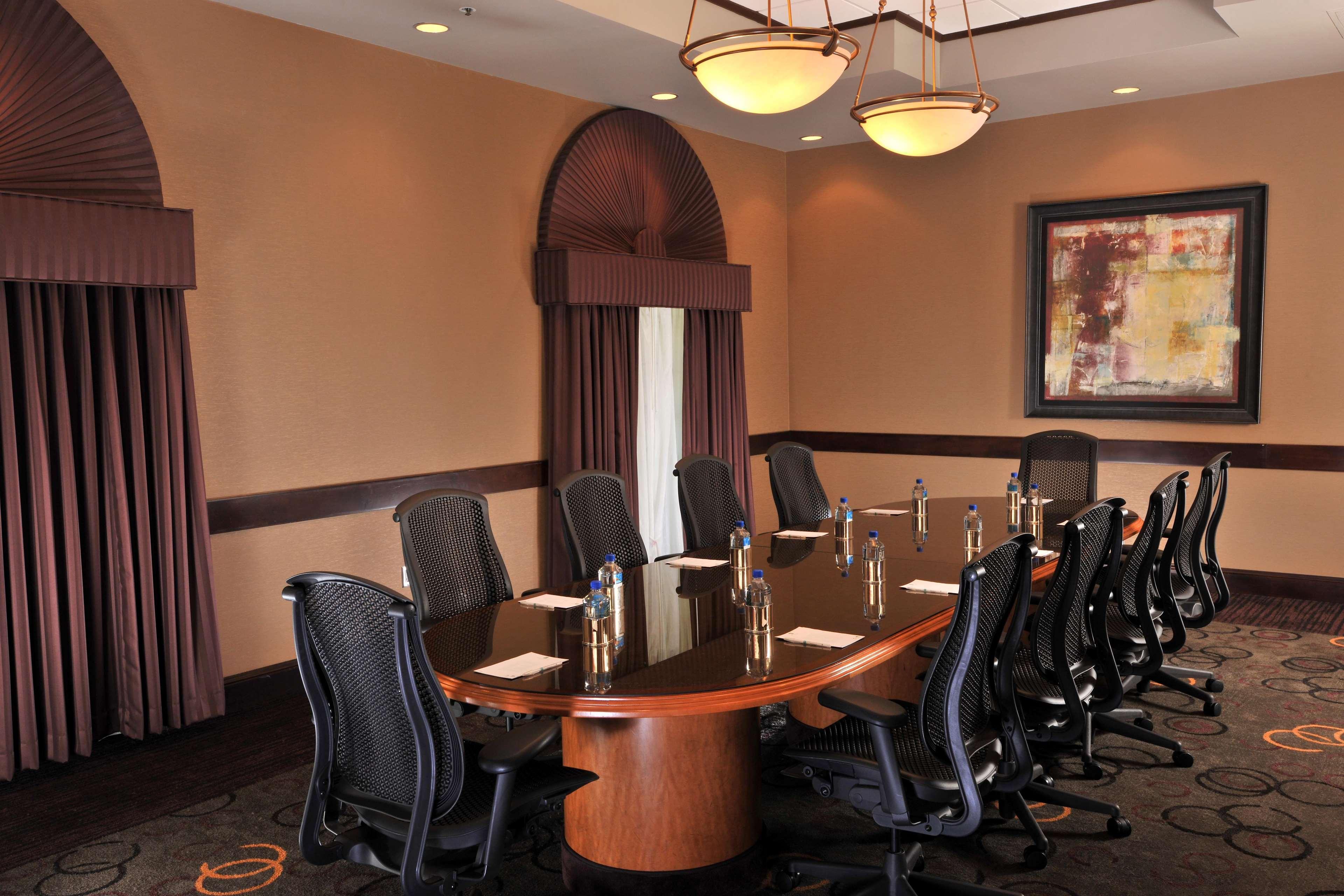Embassy Suites Des Moines Downtown Business photo