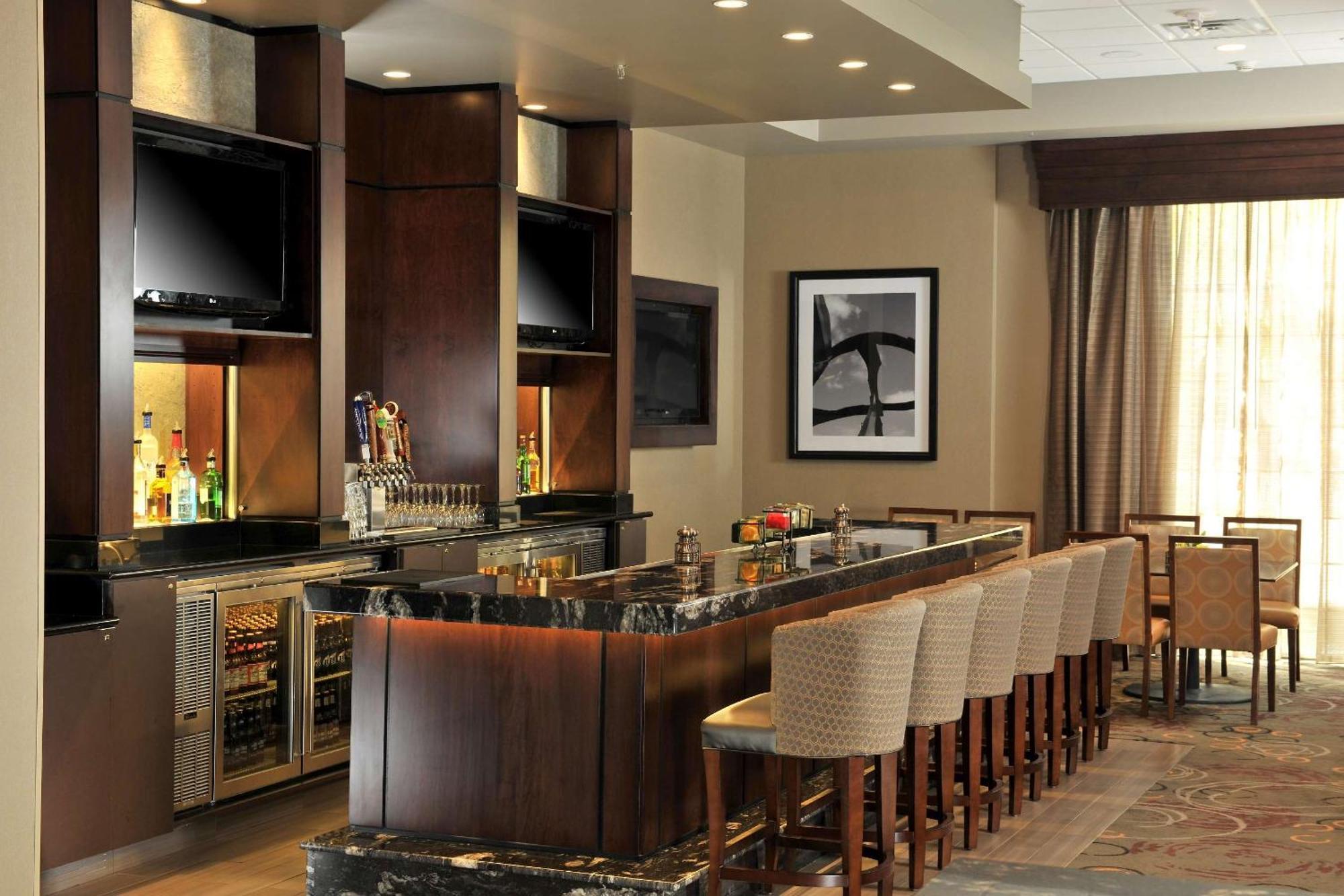 Embassy Suites Des Moines Downtown Extérieur photo